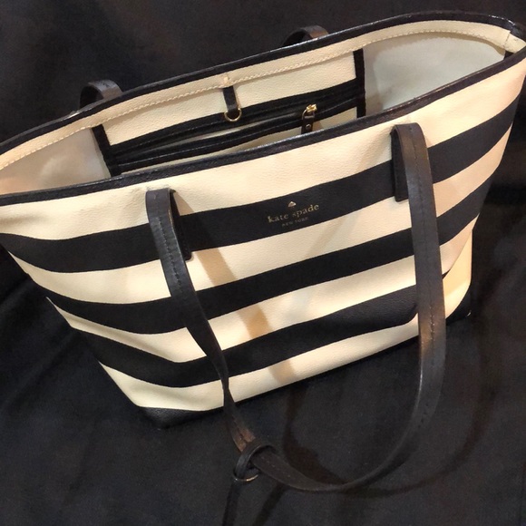 kate spade Handbags - Used Kate Spade bag - great for summer!